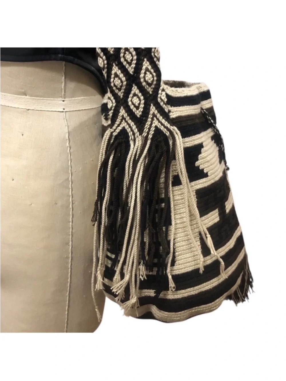 WAYUU Colombian Tribe Black Cream Woven Hobo Bag NWT SARAI WAYUU cross body XL